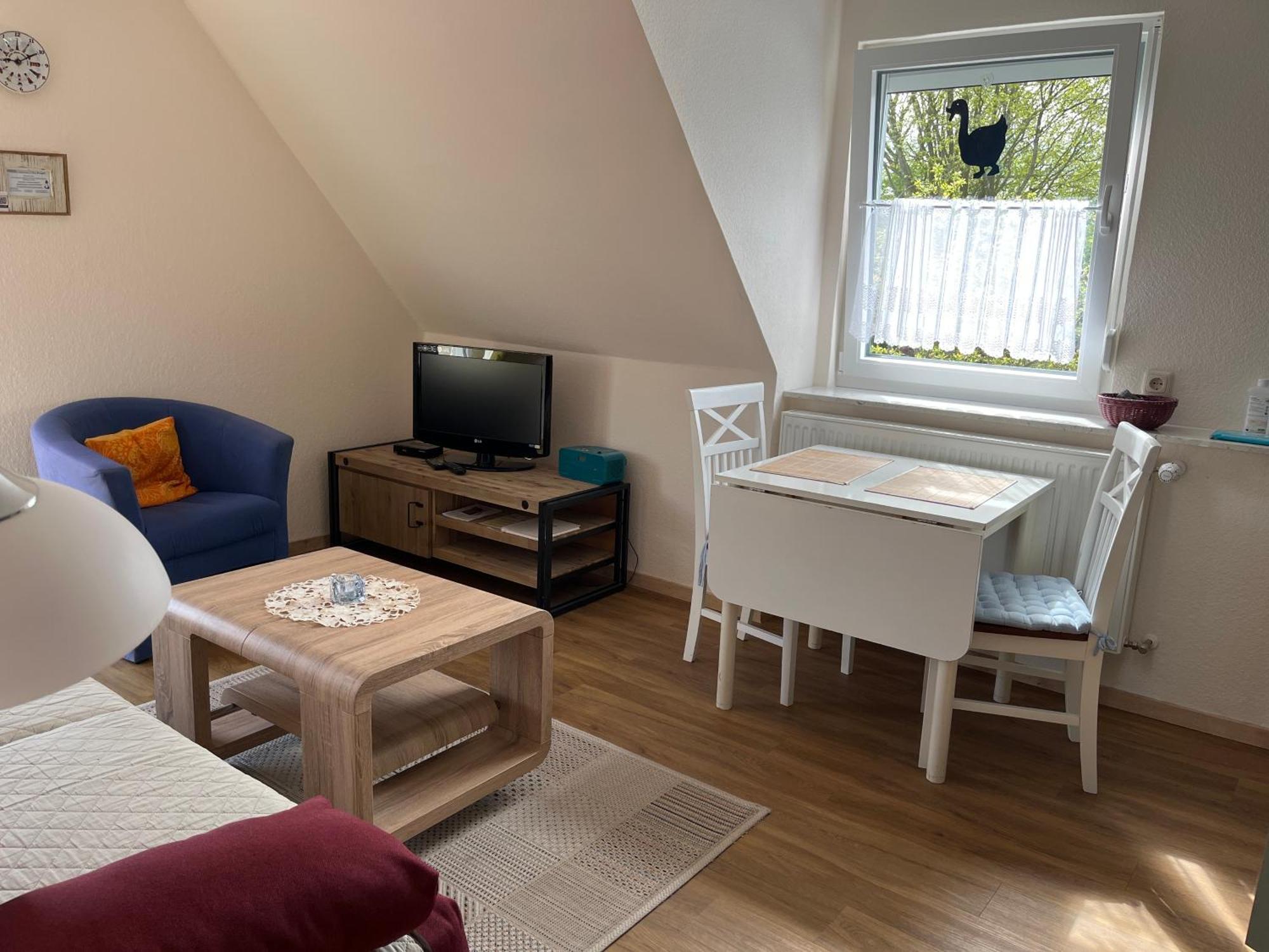 Wohnung 2 Mit Balkon- Haus Annegrete Esens Kültér fotó