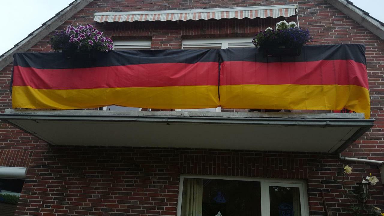 Wohnung 2 Mit Balkon- Haus Annegrete Esens Kültér fotó